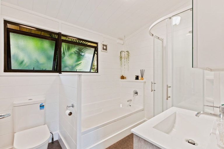 Photo of property in 87 Poplar Grove, Whalers Gate, New Plymouth, 4310