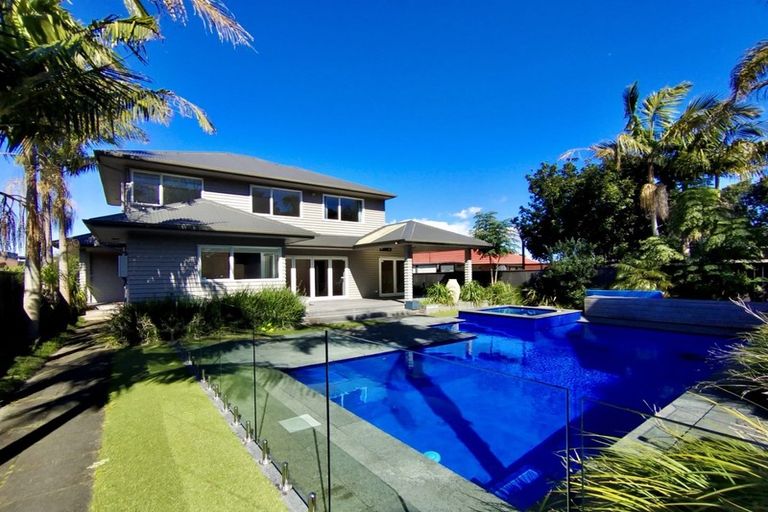 Photo of property in 1/36 Lake Pupuke Drive, Takapuna, Auckland, 0622