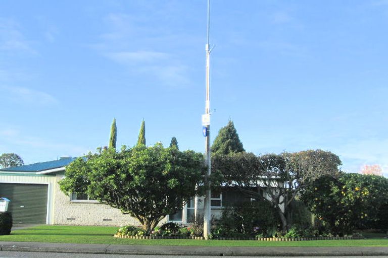 Photo of property in 1/701 Saint Aubyn, Saint Leonards, Hastings, 4120