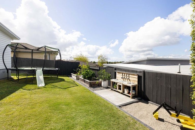 Photo of property in 107 Farnborough Drive, Grandview Heights, Hamilton, 3200