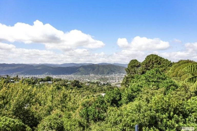Photo of property in 4f Banksia Grove, Maungaraki, Lower Hutt, 5010