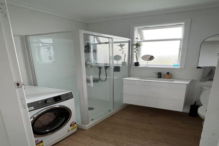 Photo of property in 12 Mertoun Terrace, Highbury, Wellington, 6012