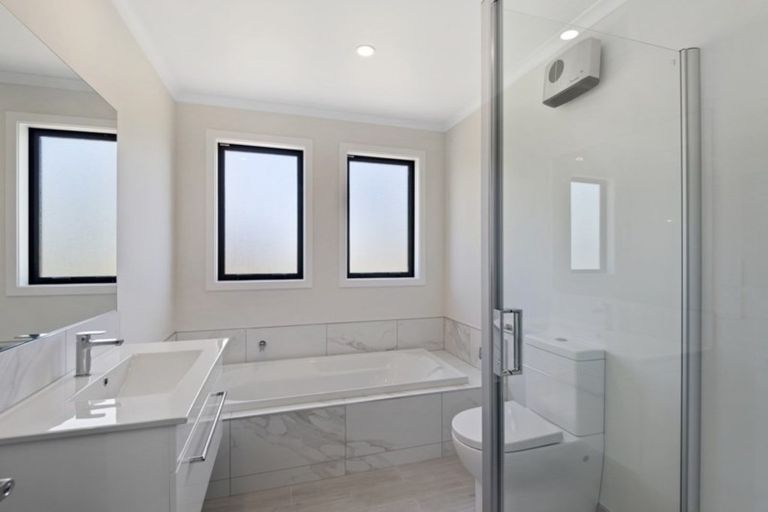 Photo of property in 13 Holmes Hanover Lane, Halswell, Christchurch, 8025