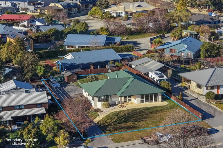 Photo of property in 7 Kings Drive, Wanaka, 9305