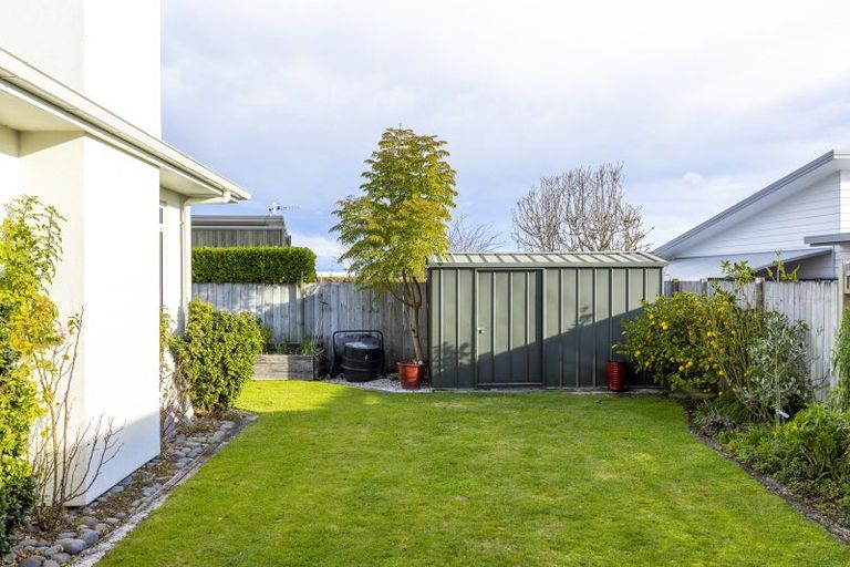 Photo of property in 25 Magnolia Rise, Waipahihi, Taupo, 3330
