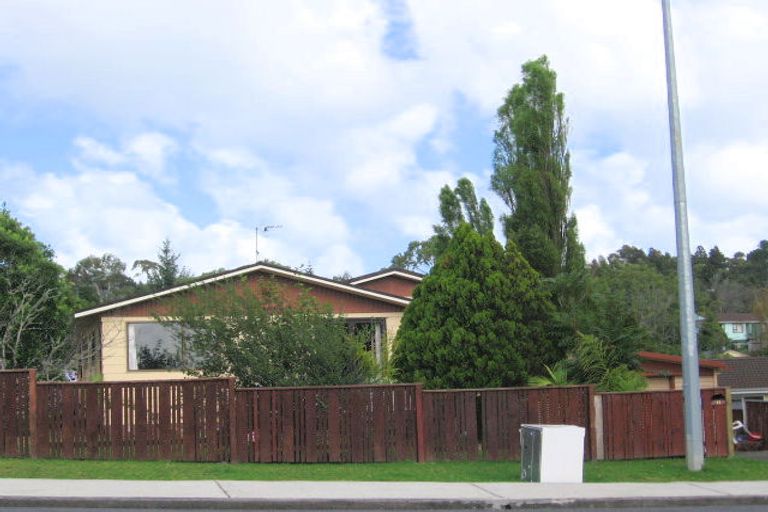 Photo of property in 12 Pisces Road, Glen Eden, Auckland, 0602