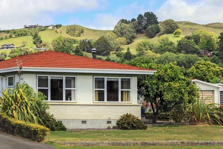 Photo of property in 48 Trigg Crescent, Taradale, Napier, 4112