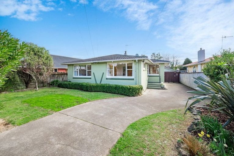 Photo of property in 53 Gray Avenue, Paraparaumu Beach, Paraparaumu, 5032