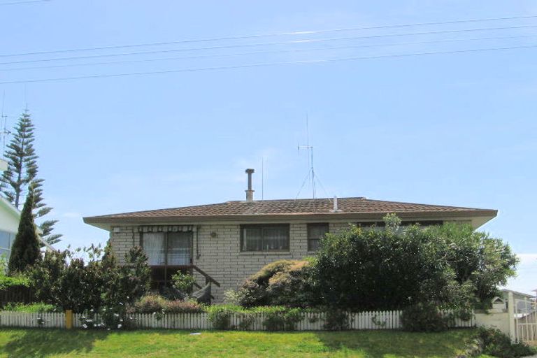 Photo of property in 1221 Papamoa Beach Road, Papamoa Beach, Papamoa, 3118