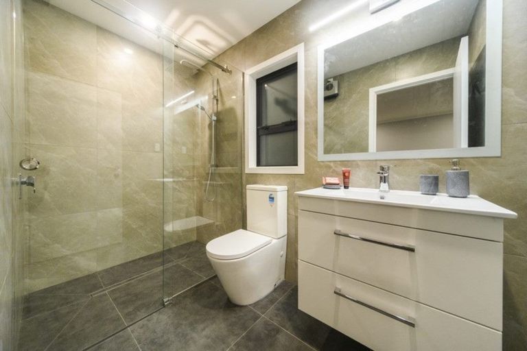 Photo of property in 3 Vaucluse Heights, Fitzherbert, Palmerston North, 4410