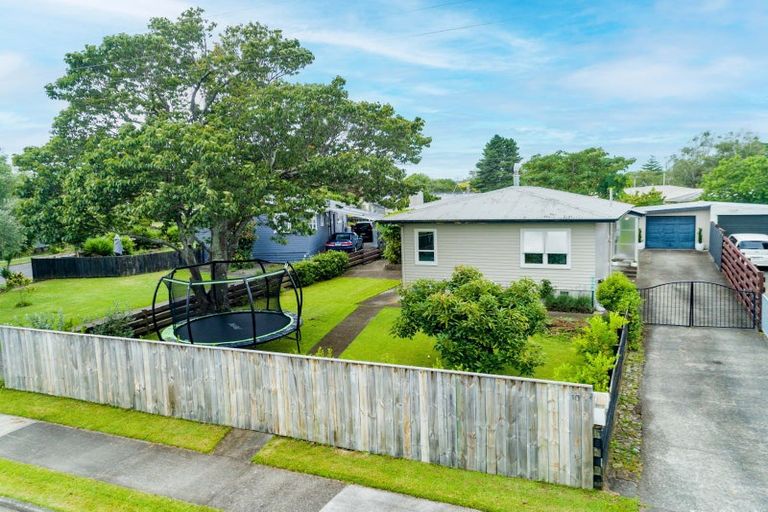 Photo of property in 10 Lipscombe Crescent, Havelock North, 4130