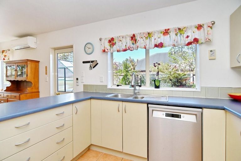 Photo of property in 12 Thornley Place, Woodend, 7610