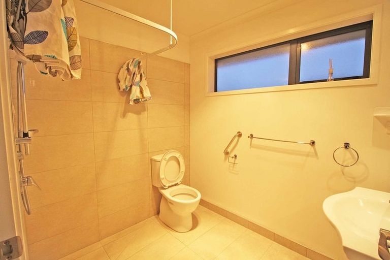 Photo of property in 18 Shrule Place, Huntington, Hamilton, 3210