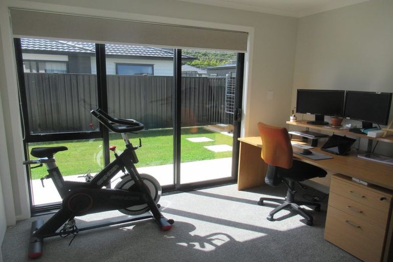 Photo of property in 1 Desert Gold Lane, Wallaceville, Upper Hutt, 5018