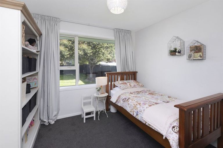 Photo of property in 60 Wingate Street, Redwood, Christchurch, 8051