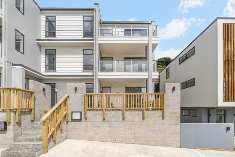 Photo of property in 2/69 Tiketike Way, Brooklyn, Wellington, 6021