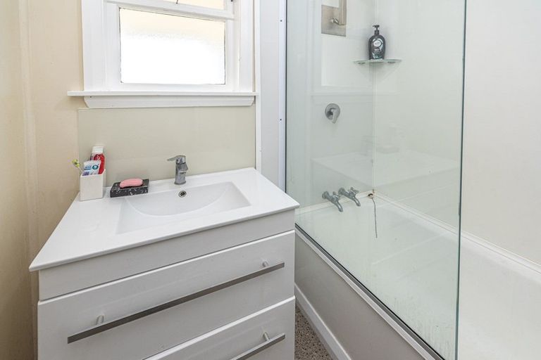 Photo of property in 28 Raupo Street, Castlecliff, Whanganui, 4501