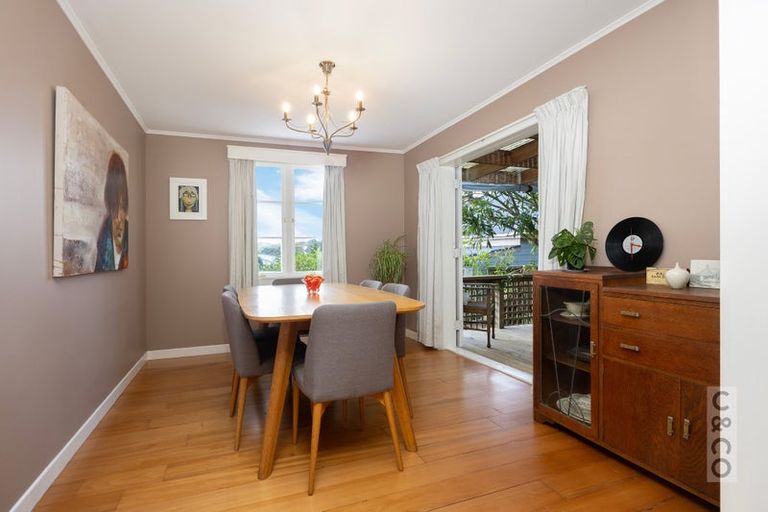 Photo of property in 16 Karaka Street, Helensville, 0800