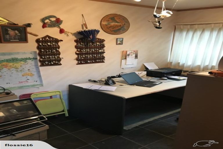 Photo of property in 3/2 Dallinghoe Crescent, Milford, Auckland, 0620