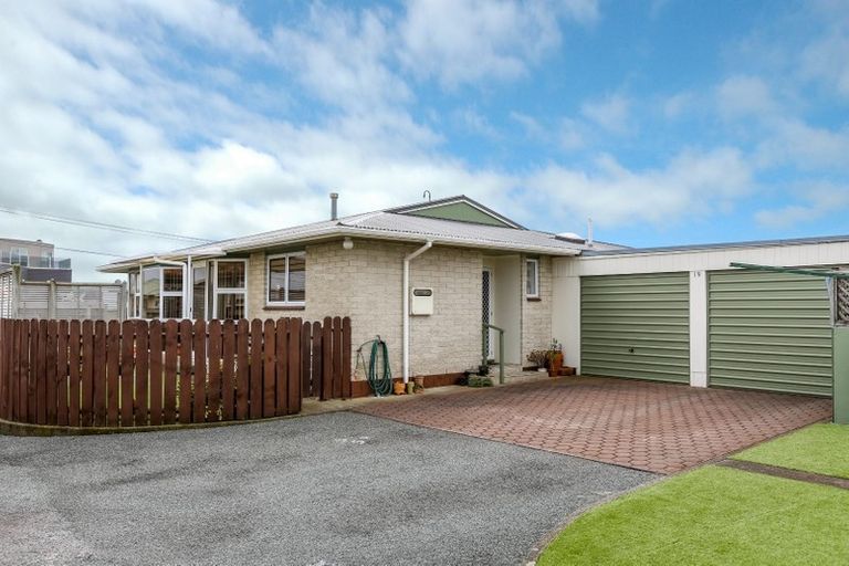 Photo of property in 19 Roy Terrace, Moturoa, New Plymouth, 4310