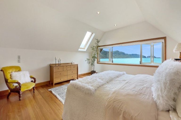 Photo of property in 22 Aileen Place, Whangamata, 3691