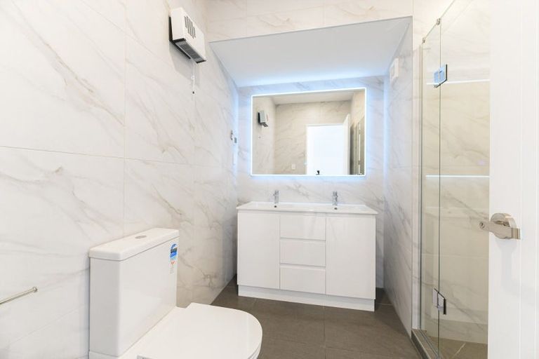 Photo of property in 17 Coast Garden Drive, Hobsonville, Auckland, 0616