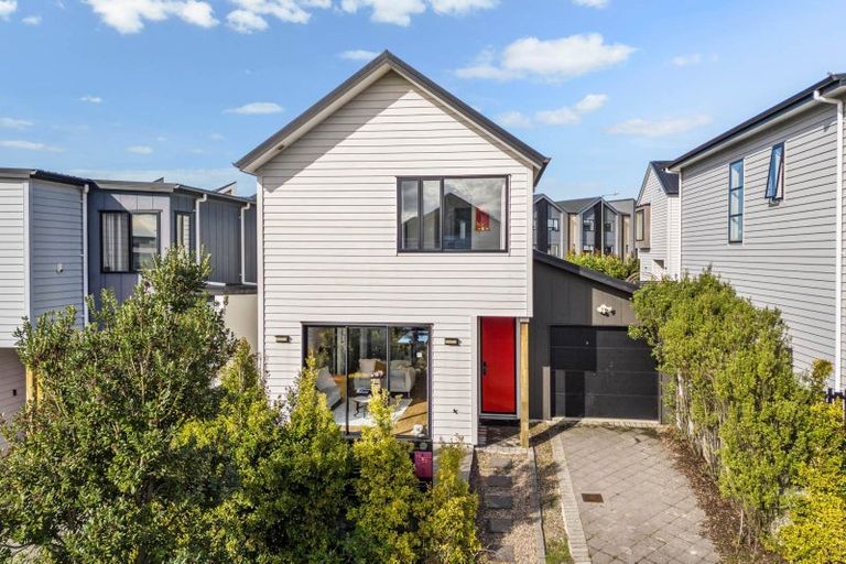 Photo of property in 4 Tihema Lane, Westgate, Auckland, 0614