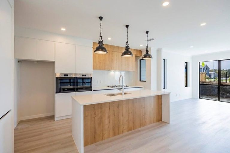 Photo of property in 7 Kikorangi Drive, Wainui, 0992