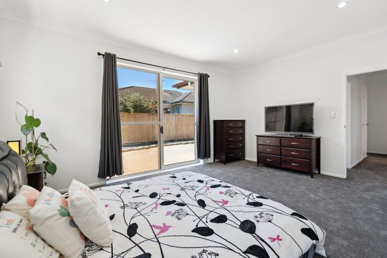 Photo of property in 74 Baverstock Road, Flat Bush, Auckland, 2016