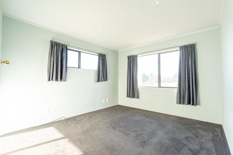 Photo of property in 56 Geraldine Crescent, Cloverlea, Palmerston North, 4412