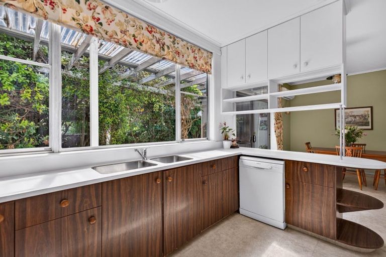 Photo of property in 49 Charles Street, Westshore, Napier, 4110