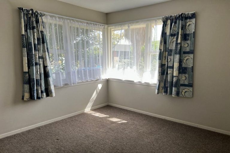 Photo of property in 12 Farquhars Road, Redwood, Christchurch, 8051