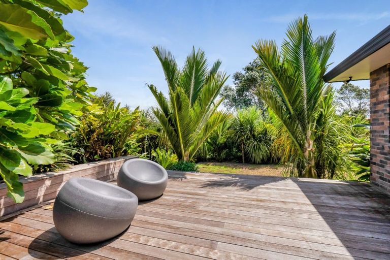 Photo of property in 15 Del Mar Place, Merrilands, New Plymouth, 4312