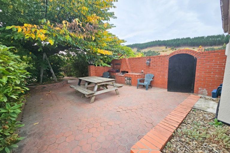 Photo of property in 12 Newcastle Street, Clyde, 9330