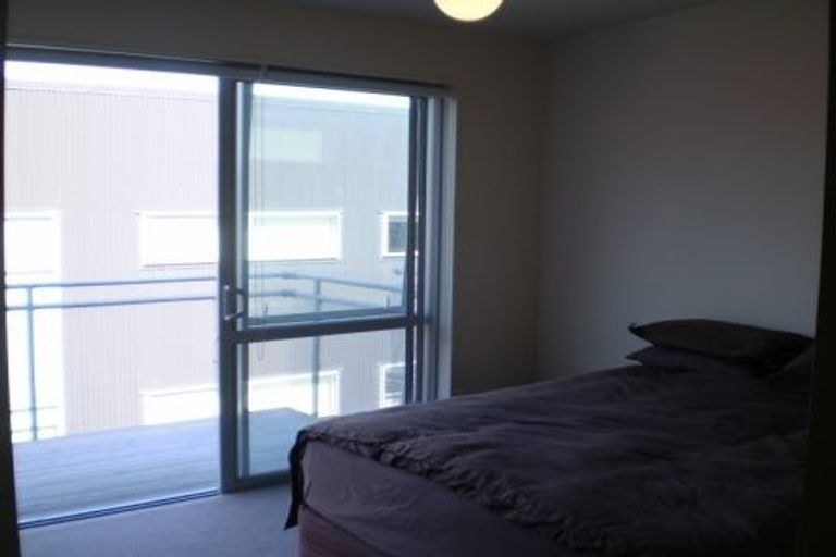 Photo of property in 21/2 Onslow Road, Khandallah, Wellington, 6035