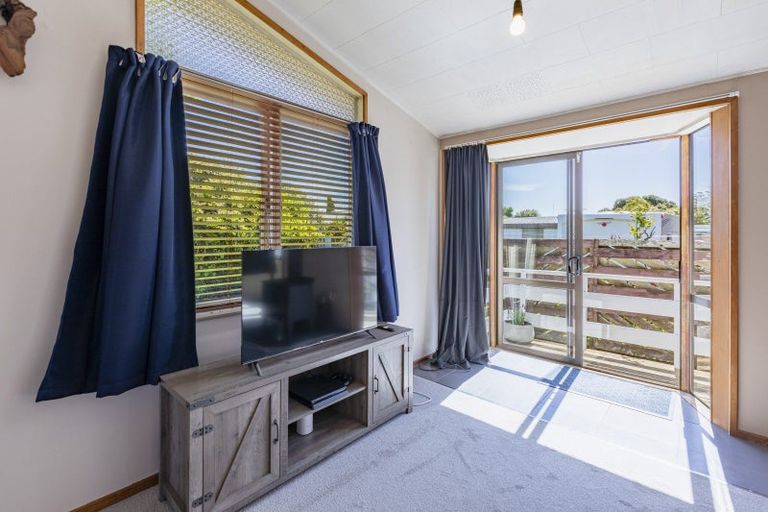 Photo of property in 124 Charles Street, Westshore, Napier, 4110