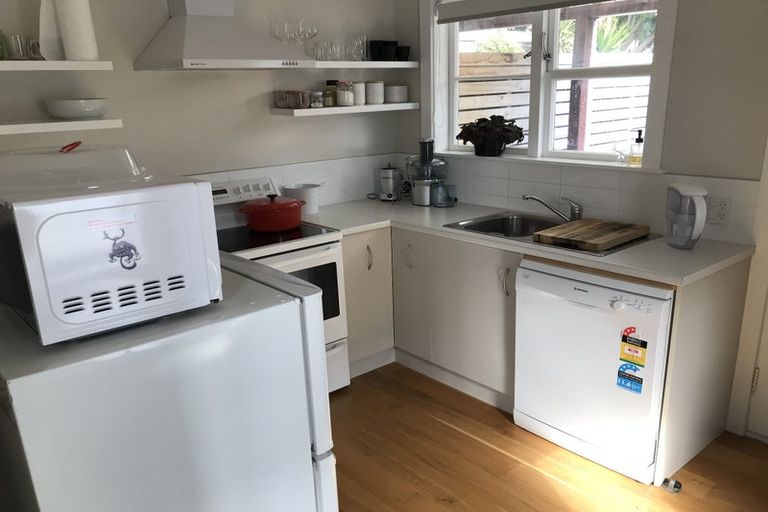 Photo of property in 8 Trevor Terrace, Newtown, Wellington, 6021