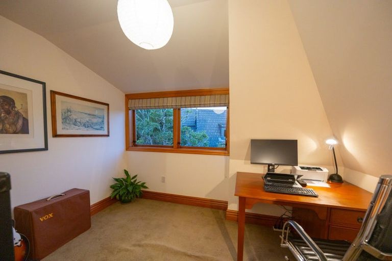 Photo of property in 96 Clifton Terrace, Fitzherbert, Palmerston North, 4410