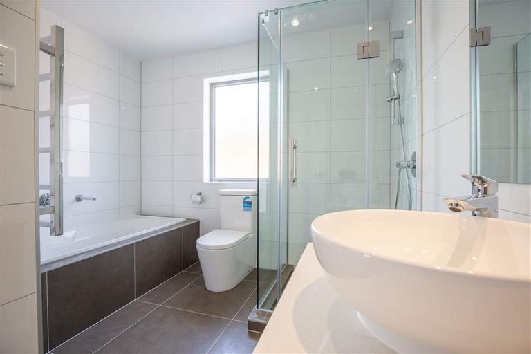 Photo of property in 4 Toanui Road, Hobsonville, Auckland, 0616