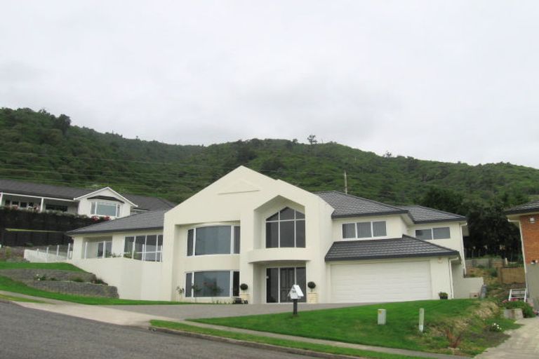 Photo of property in 155 Winara Avenue, Waikanae, 5036