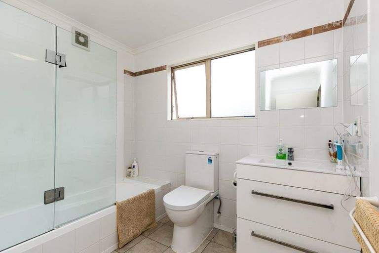 Photo of property in 102a Parkvale Road, Karori, Wellington, 6012