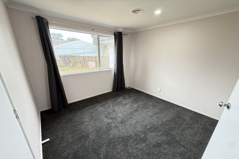 Photo of property in 20 Becker Drive, Weymouth, Auckland, 2103