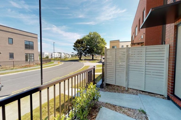 Photo of property in 22 Pepene Avenue, Takanini, 2112