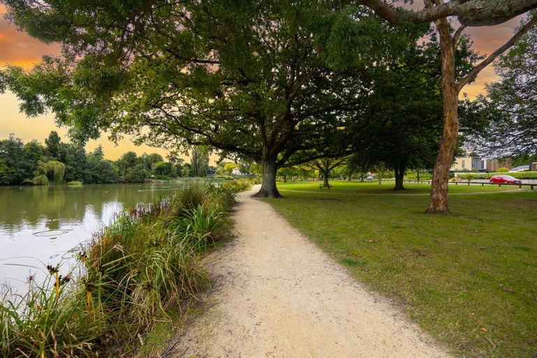 Photo of property in 11 Awanui Avenue, Hokowhitu, Palmerston North, 4410