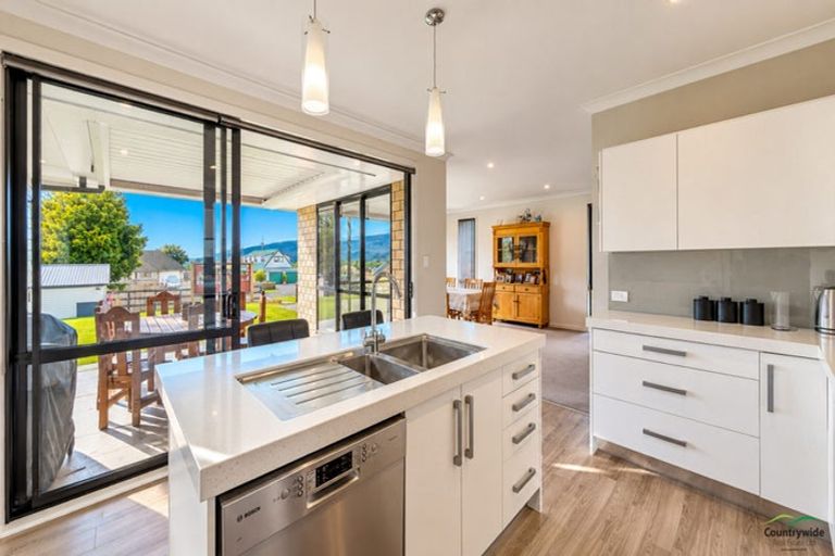 Photo of property in 34 Hillcrest Street, Tirau, 3410