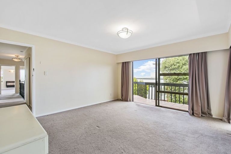 Photo of property in 1/43 Eastcliffe Road, Castor Bay, Auckland, 0620