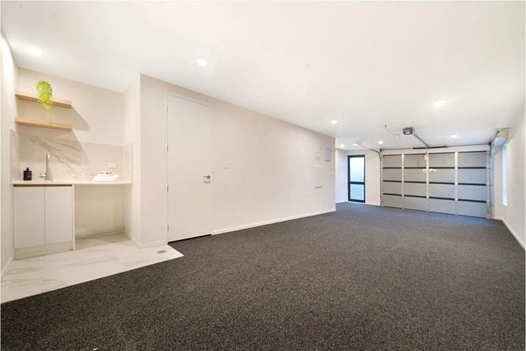 Photo of property in 11b Hebron Road, Waiake, Auckland, 0630