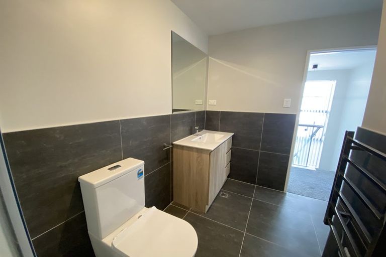 Photo of property in 1b Westall Road, New Lynn, Auckland, 0600