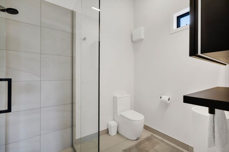 Photo of property in 12a Baring Terrace, Strandon, New Plymouth, 4312