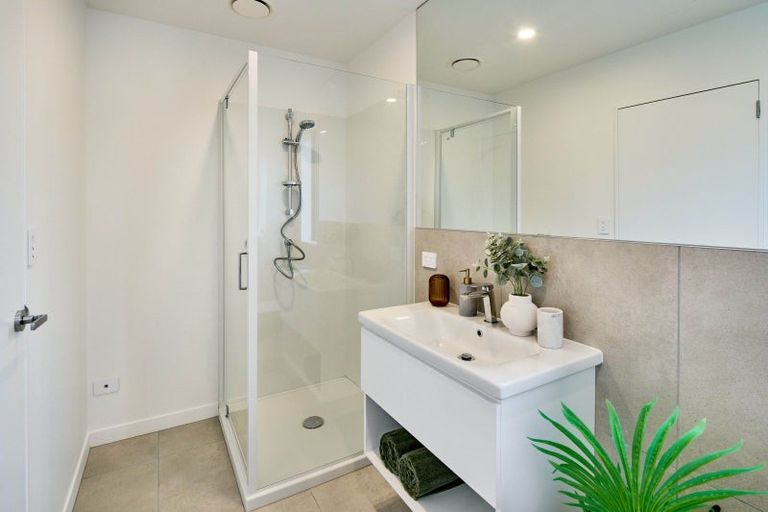 Photo of property in 90 Ara Paiwhenua, Tawa, Wellington, 5028